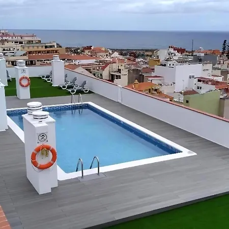 Puerto Cruz Relaxing Shared Pool